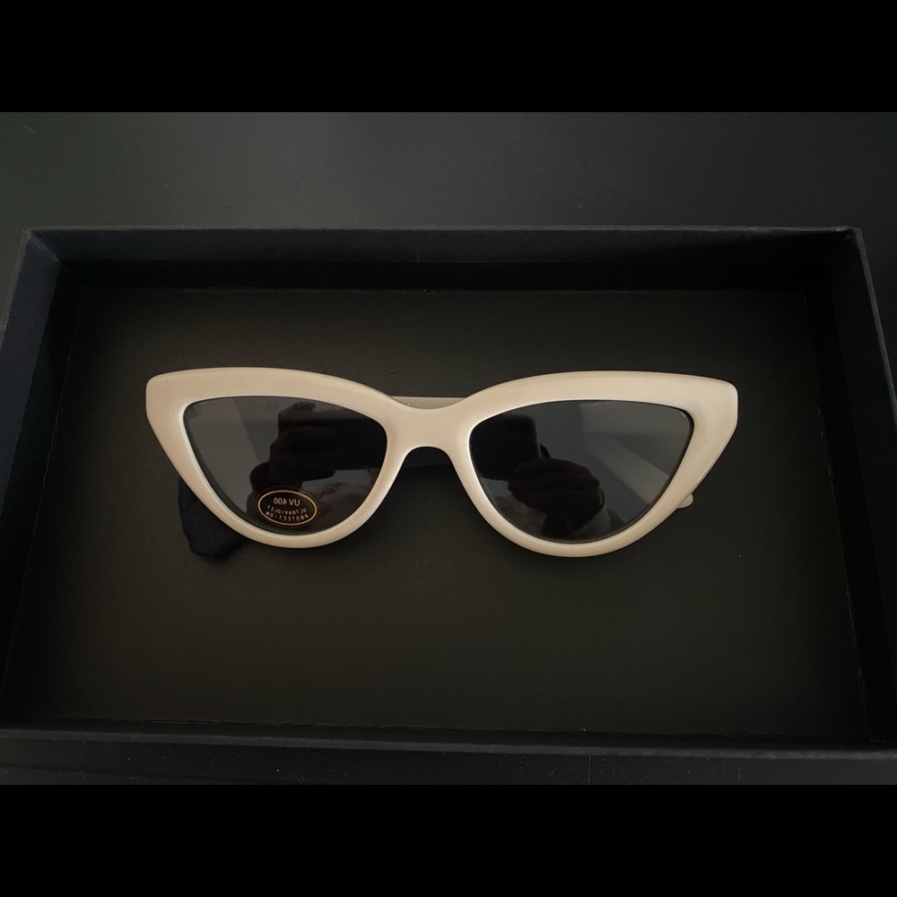 Anine Bing Sedona Sunglasses in Ivory